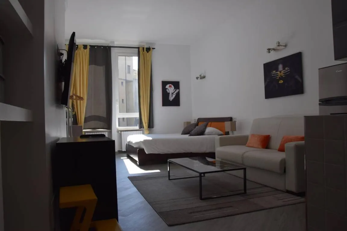 Accomodations Stazione Centrale Milano 0*,